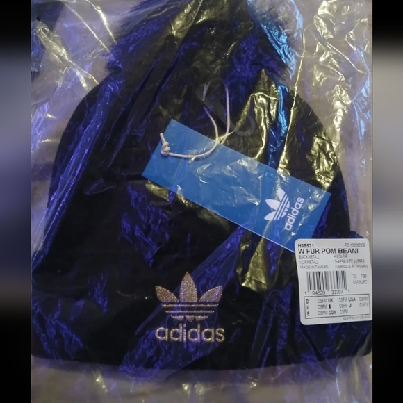 NWT Adidas Pom Pom Beanie And T-Shirt! - Picture 3 of 4